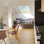 Castel - Panorama Terrace And Pool Apartment